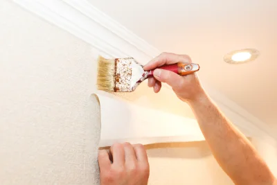 Pose de papier peint au Martinet — revêtements muraux et toiles de verre